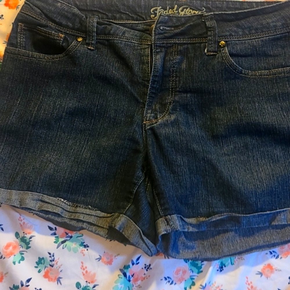 FADED GLORY SIZE 10 SHORTS